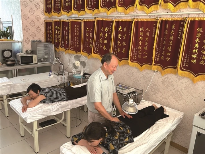 盲人師傅“愛心推拿”捐資助學(xué)20余萬(wàn)元